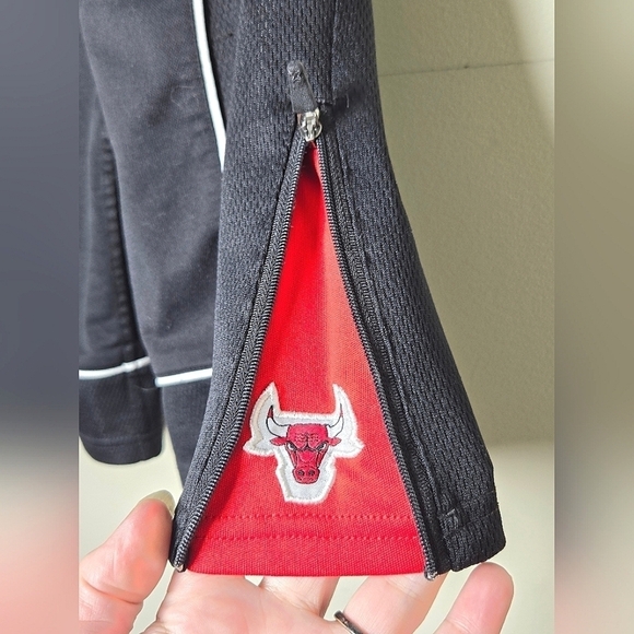 Boys Y2K NBA Zipway Chicago Bulls Basketball Shorts, Size Small - Picture 4 of 6